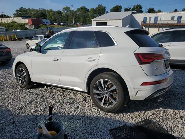 WA1BAAFY6M2126845 2021 AUDI Q5 - Image 2