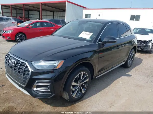 WA1BAAFY6M2127820 2021 AUDI Q5 - Image 2