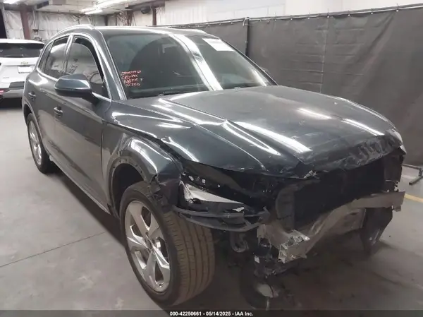 WA1BAAFY6M2130300 2021 AUDI Q5 - Image 1