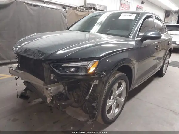 WA1BAAFY6M2130300 2021 AUDI Q5 - Image 2