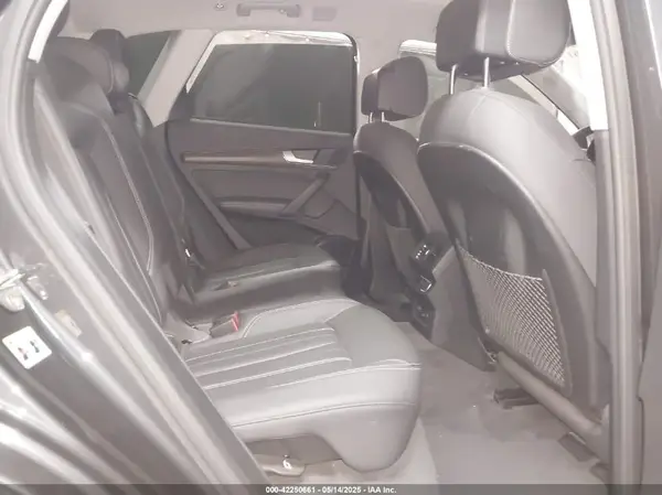 WA1BAAFY6M2130300 2021 AUDI Q5 - Image 8