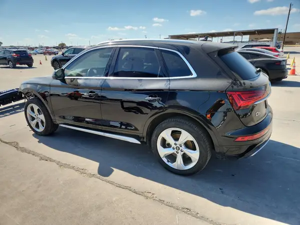 WA1BAAFY6M2131883 2021 AUDI Q5 - Image 2