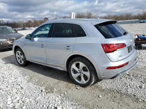 WA1BAAFY7M2007783 2021 AUDI Q5 - Image 2