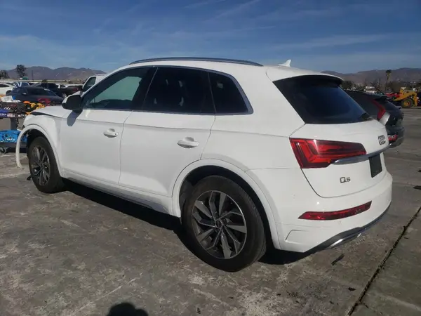 WA1BAAFY7M2017746 2021 AUDI Q5 - Image 2