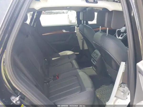 WA1BAAFY7M2024762 2021 AUDI Q5 - Image 8