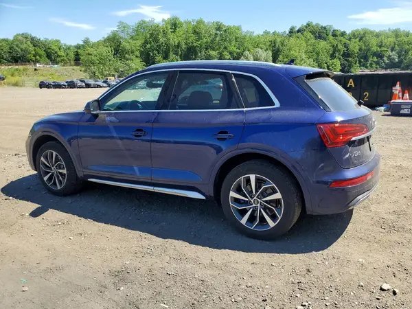 WA1BAAFY7M2033185 2021 AUDI Q5 - Image 2