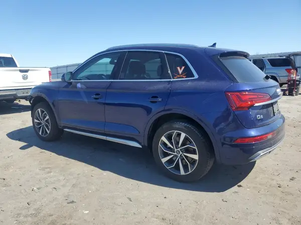 WA1BAAFY7M2059902 2021 AUDI Q5 - Image 2