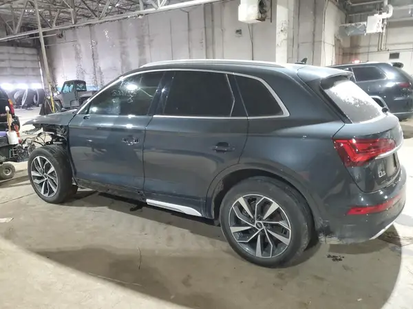 WA1BAAFY7M2065358 2021 AUDI Q5 - Image 2