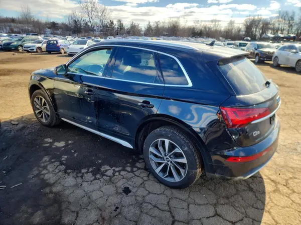 WA1BAAFY7M2092589 2021 AUDI Q5 - Image 2