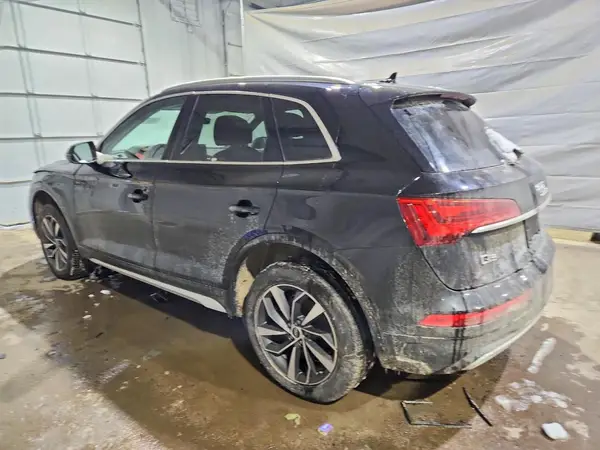 WA1BAAFY7M2092611 2021 AUDI Q5 - Image 2