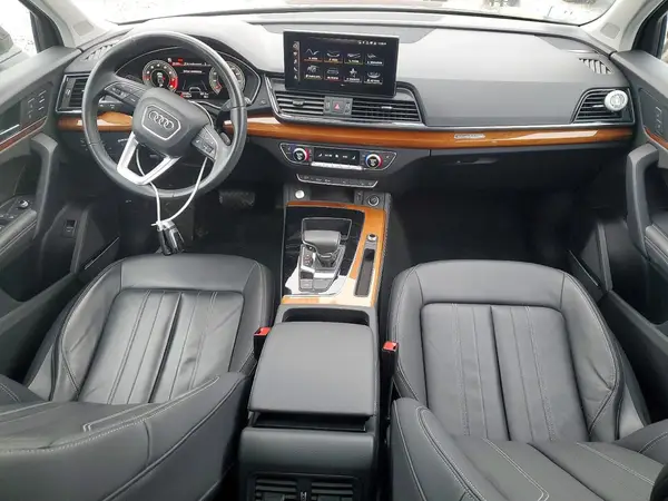 WA1BAAFY7M2111545 2021 AUDI Q5 - Image 8