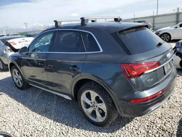 WA1BAAFY7M2118933 2021 AUDI Q5 - Image 2