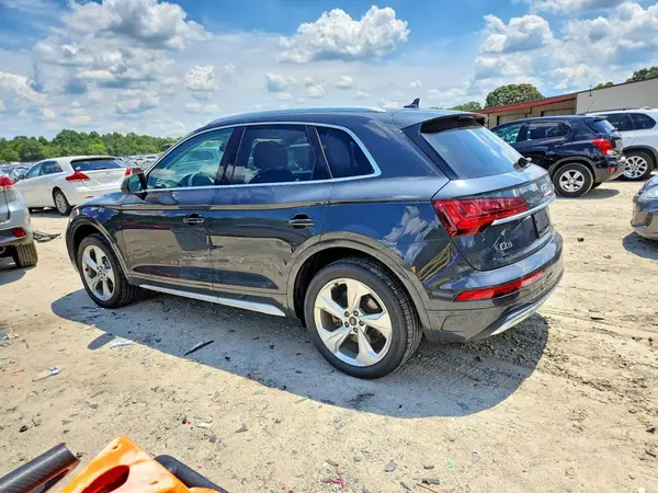 WA1BAAFY7M2127941 2021 AUDI Q5 - Image 2