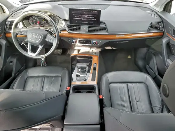 WA1BAAFY7M2137126 2021 AUDI Q5 - Image 8