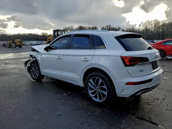 WA1BAAFY8M2023510 2021 AUDI Q5 - Image 2