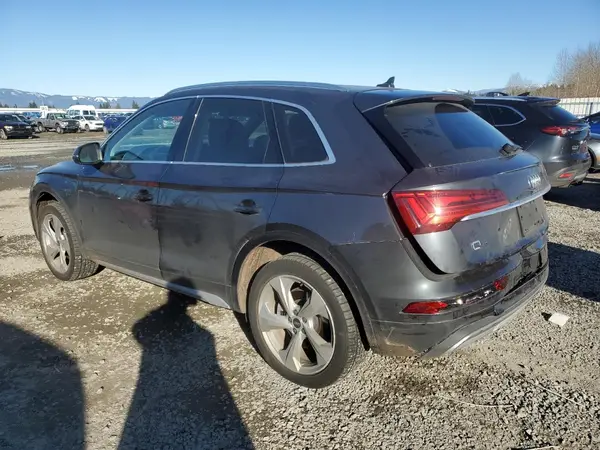 WA1BAAFY8M2025578 2021 AUDI Q5 - Image 2