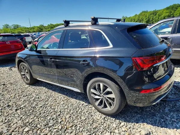 WA1BAAFY8M2057947 2021 AUDI Q5 - Image 2