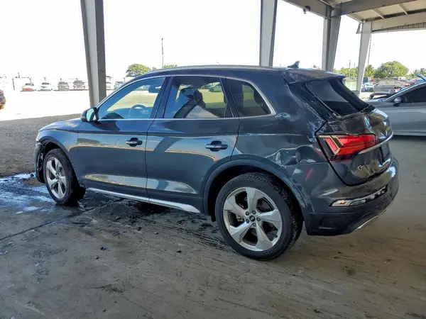 WA1BAAFY8M2067717 2021 AUDI Q5 - Image 2