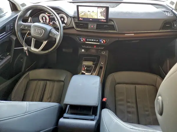 WA1BAAFY8M2067717 2021 AUDI Q5 - Image 8