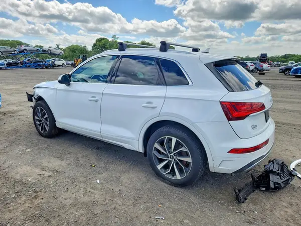 WA1BAAFY8M2068978 2021 AUDI Q5 - Image 2