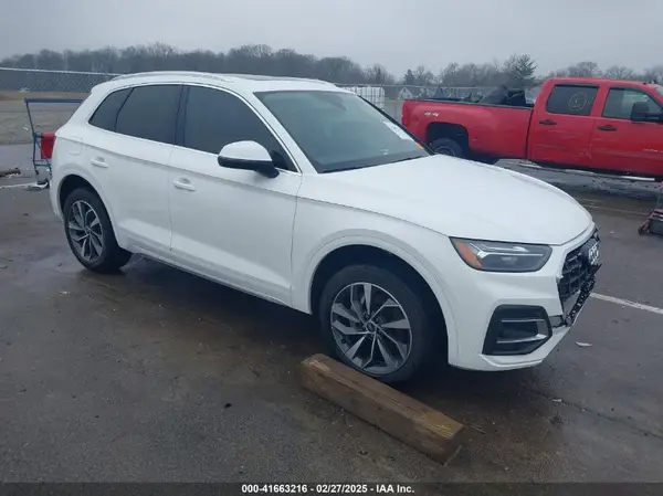 WA1BAAFY8M2077292 2021 AUDI Q5 - Image 1