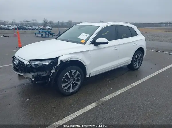 WA1BAAFY8M2077292 2021 AUDI Q5 - Image 2