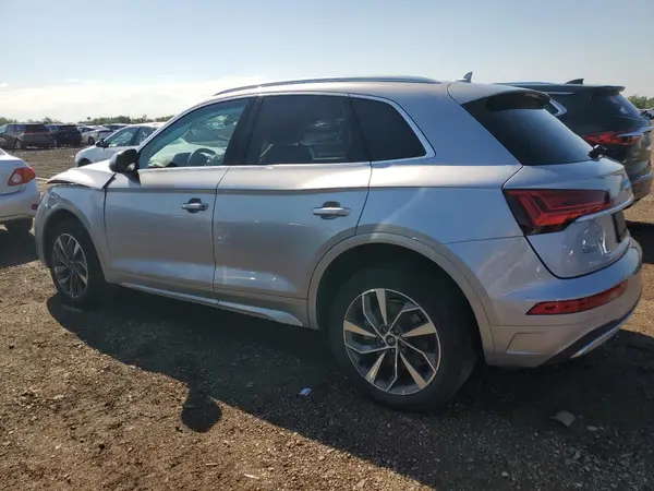 WA1BAAFY8M2084050 2021 AUDI Q5 - Image 2