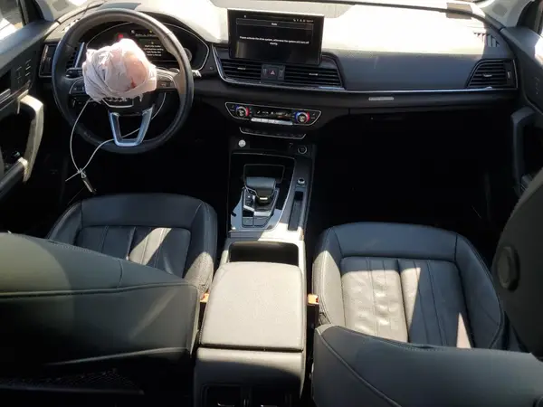 WA1BAAFY8M2084050 2021 AUDI Q5 - Image 8