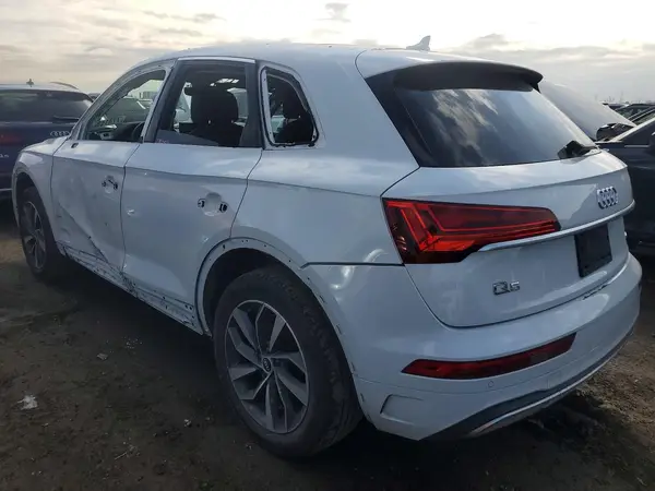 WA1BAAFY8M2086171 2021 AUDI Q5 - Image 2