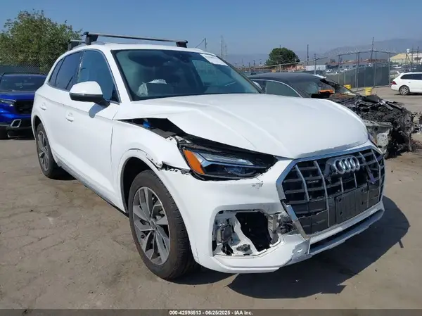 WA1BAAFY8M2109934 2021 AUDI Q5 - Image 1