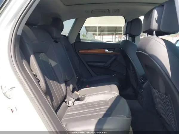 WA1BAAFY8M2109934 2021 AUDI Q5 - Image 8