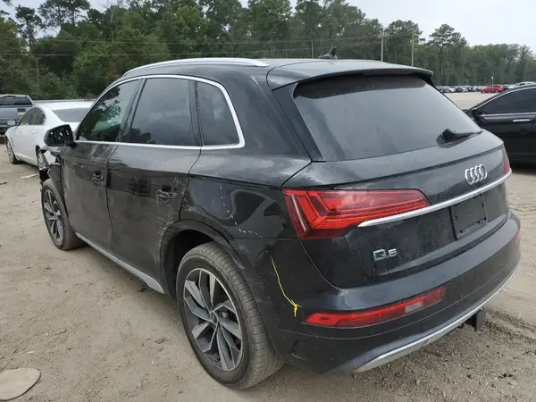 WA1BAAFY8M2116284 2021 AUDI Q5 - Image 2