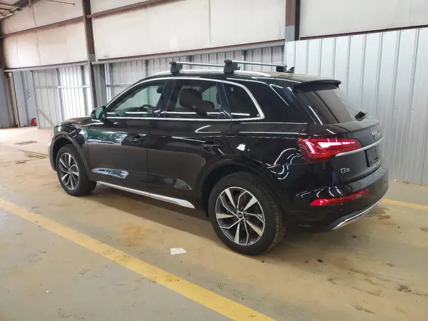 WA1BAAFY8M2116737 2021 AUDI Q5 - Image 2