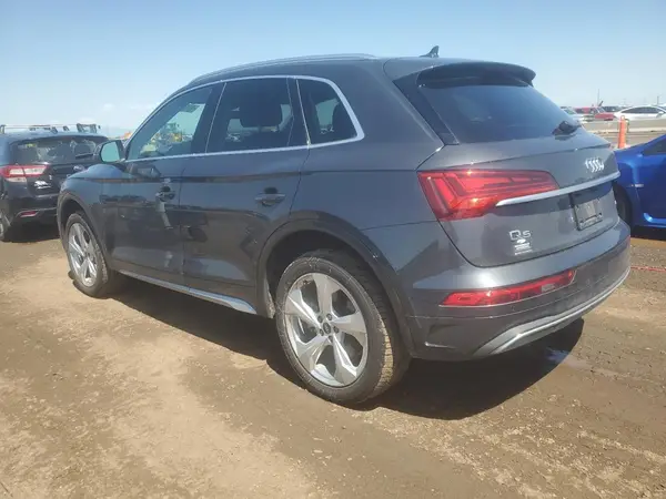 WA1BAAFY8M2118102 2021 AUDI Q5 - Image 2