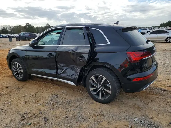 WA1BAAFY8M2123090 2021 AUDI Q5 - Image 2