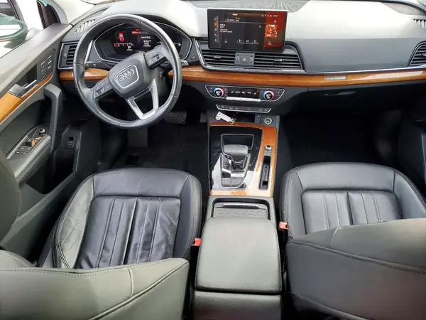 WA1BAAFY8M2123090 2021 AUDI Q5 - Image 8