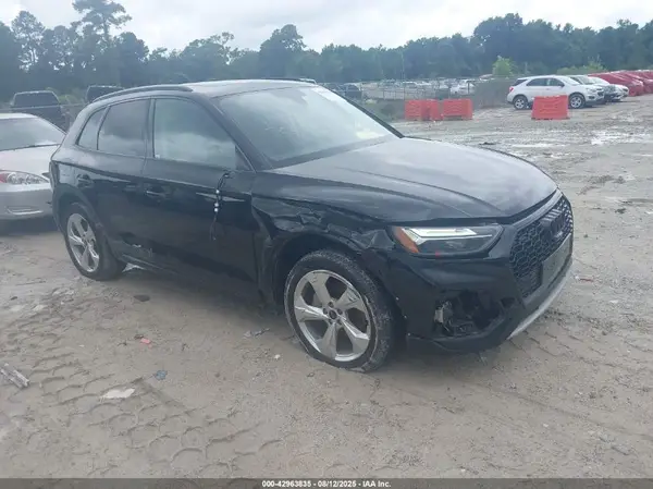 WA1BAAFY8M2127009 2021 AUDI Q5 - Image 1