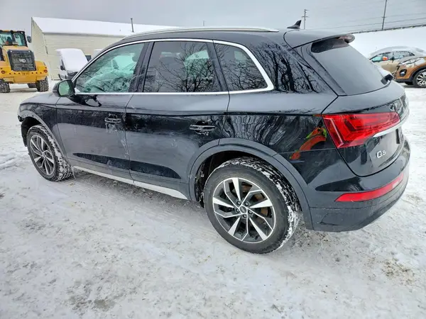 WA1BAAFY8M2127804 2021 AUDI Q5 - Image 2