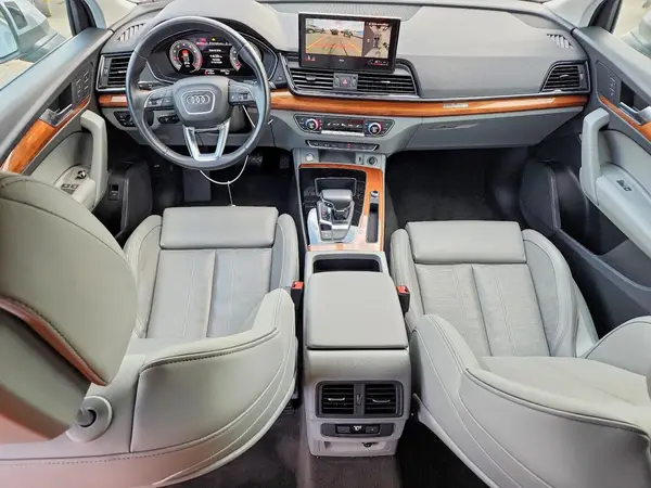 WA1BAAFY8M2136230 2021 AUDI Q5 - Image 8