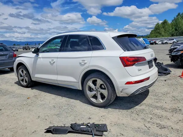 WA1BAAFY8M2140326 2021 AUDI Q5 - Image 2