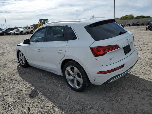 WA1BAAFY9M2012810 2021 AUDI Q5 - Image 2