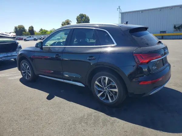 WA1BAAFY9M2021894 2021 AUDI Q5 - Image 2