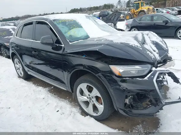 WA1BAAFY9M2037030 2021 AUDI Q5 - Image 1