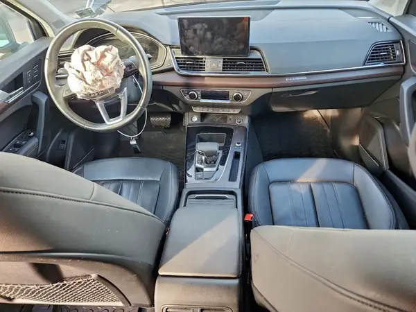 WA1BAAFY9M2039070 2021 AUDI Q5 - Image 8