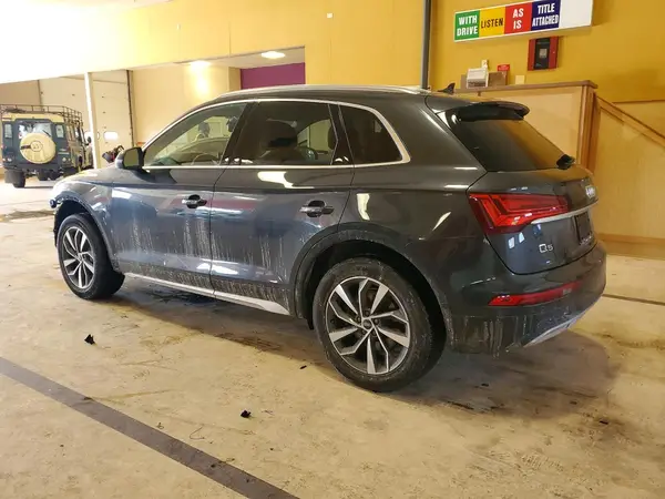 WA1BAAFY9M2046245 2021 AUDI Q5 - Image 2