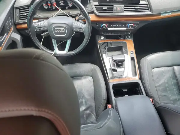 WA1BAAFY9M2051171 2021 AUDI Q5 - Image 8