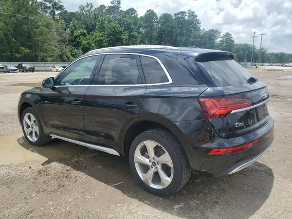 WA1BAAFY9M2081092 2021 AUDI Q5 - Image 2