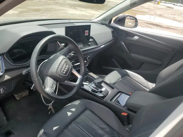 WA1BAAFY9M2081092 2021 AUDI Q5 - Image 8