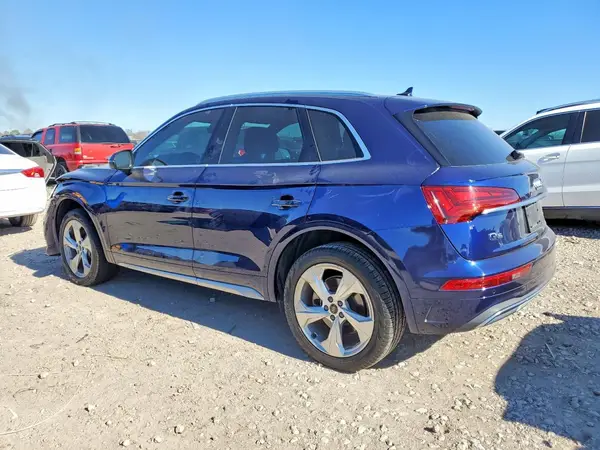 WA1BAAFY9M2088091 2021 AUDI Q5 - Image 2