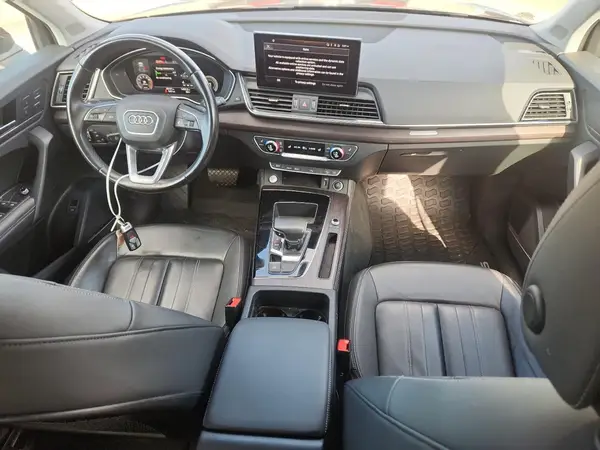WA1BAAFY9M2098913 2021 AUDI Q5 - Image 8